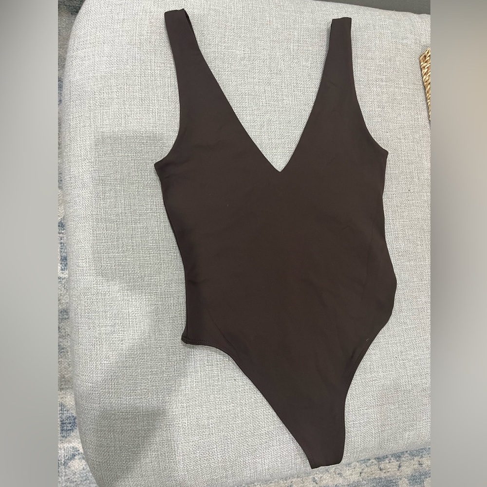 Aritizia Babaton body suit